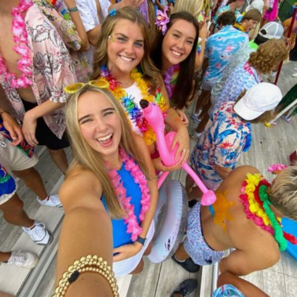 31 Cutest Beach Day Spirit Week Ideas momma teen